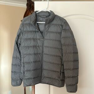 Beautiful silver/gray colour Uniqlo Light down jacket! Very roomy and warm!